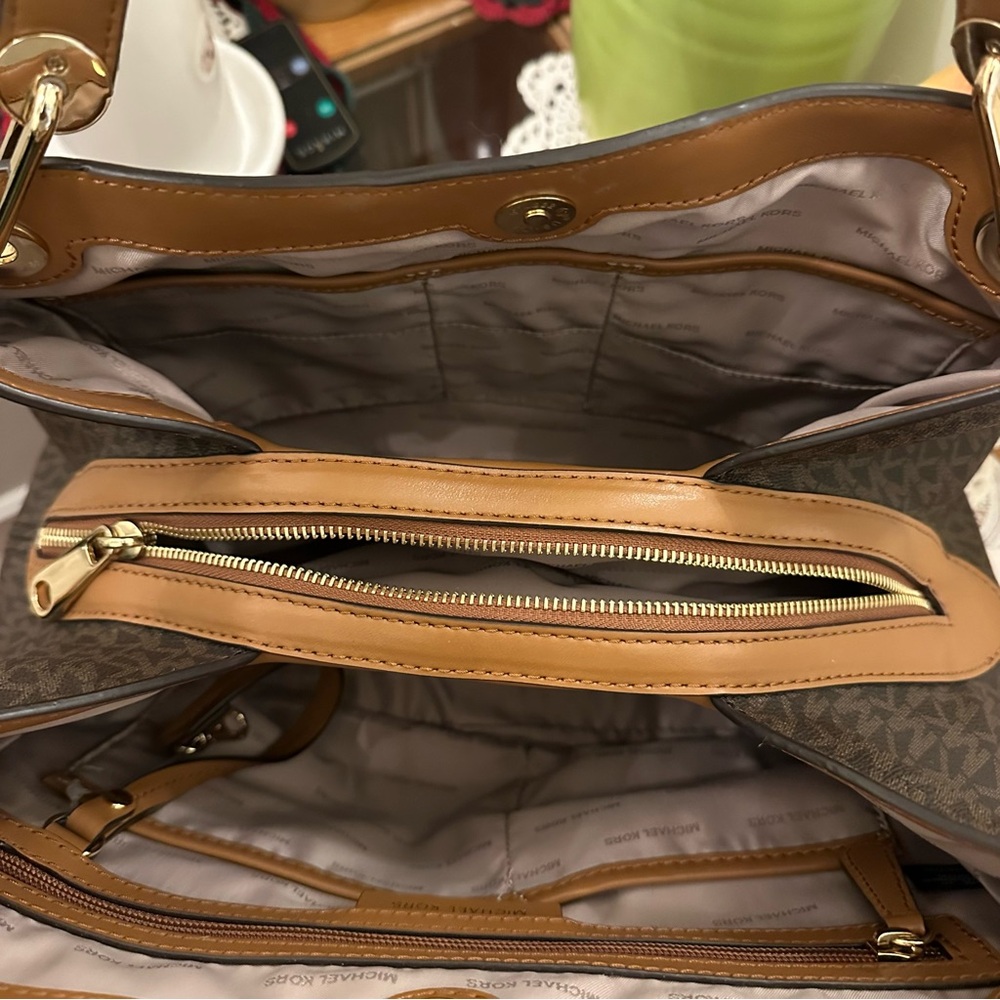 Michael Kors Handbag - Picture 3 of 3